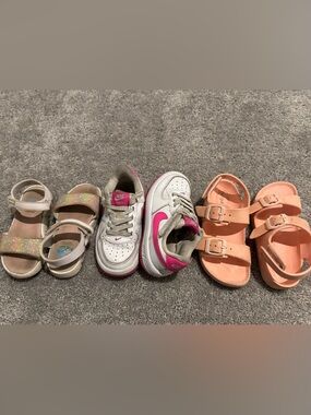 Girls shoes bundle size 10. Definitely worn, but still life left in them.